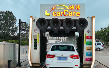綜合性服務(wù)加油場站常態(tài)化！加油超30L免費(fèi)洗車，山東日照中石油carCare咔咔配置龍門往復(fù)式電腦洗車機(jī)