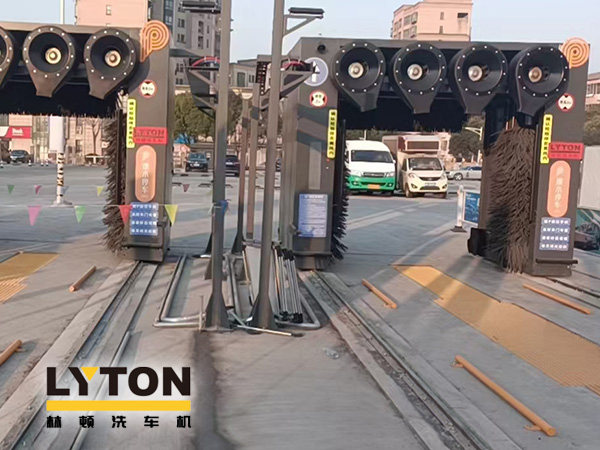 環(huán)保節(jié)水效率高！兩臺林頓龍門往復式全自動洗車機即將竣工！