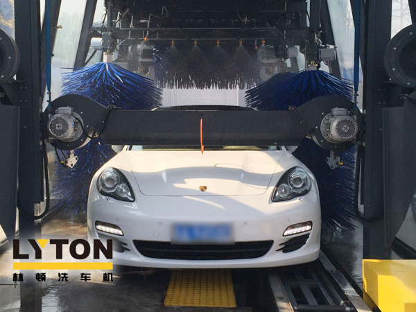 高效快捷，安全可靠！林頓FX11電腦洗車機高端車型清洗！